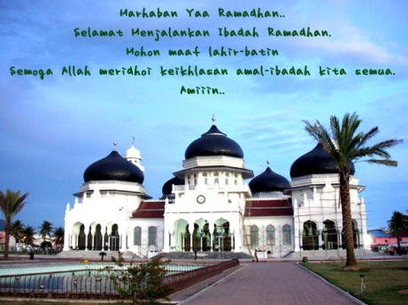 Mesjid Raya Baiturrahman, yang selamat dari tsunami 26 Desember 2004